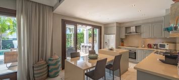 VILLA DE LUJO JUNTO A LA PLAYA EN MARBELLA CLUB