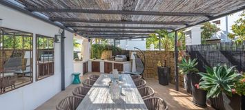 VILLA DE LUJO JUNTO A LA PLAYA EN MARBELLA CLUB