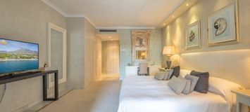 VILLA DE LUJO JUNTO A LA PLAYA EN MARBELLA CLUB