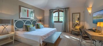 VILLA DE LUJO JUNTO A LA PLAYA EN MARBELLA CLUB