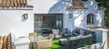 VILLA DE LUJO JUNTO A LA PLAYA EN MARBELLA CLUB