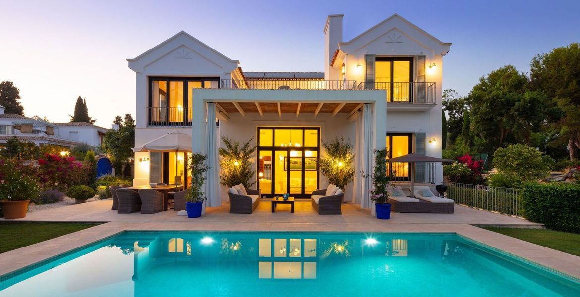 Villa en alquiler en Marbella Club area.