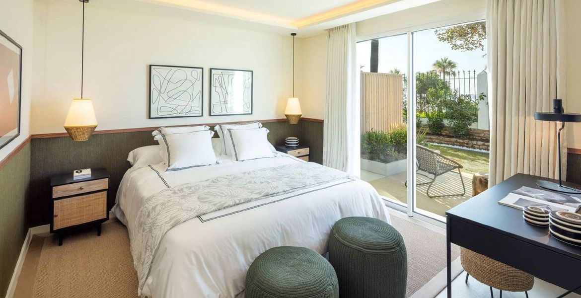 An outstanding 5 bedroom villa next to Puente Romano Hotel.