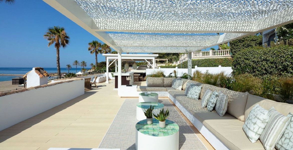 An outstanding 5 bedroom villa next to Puente Romano Hotel.