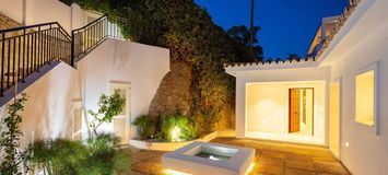 An outstanding 5 bedroom villa next to Puente Romano Hotel.