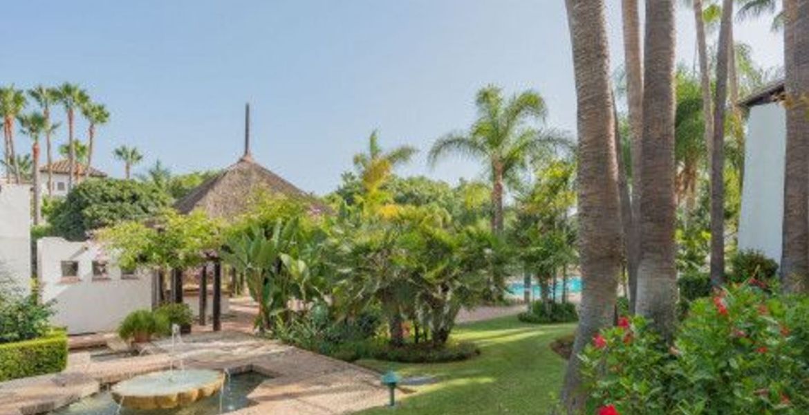 Soleado Apartamento en Planta Baja, Puente Romano