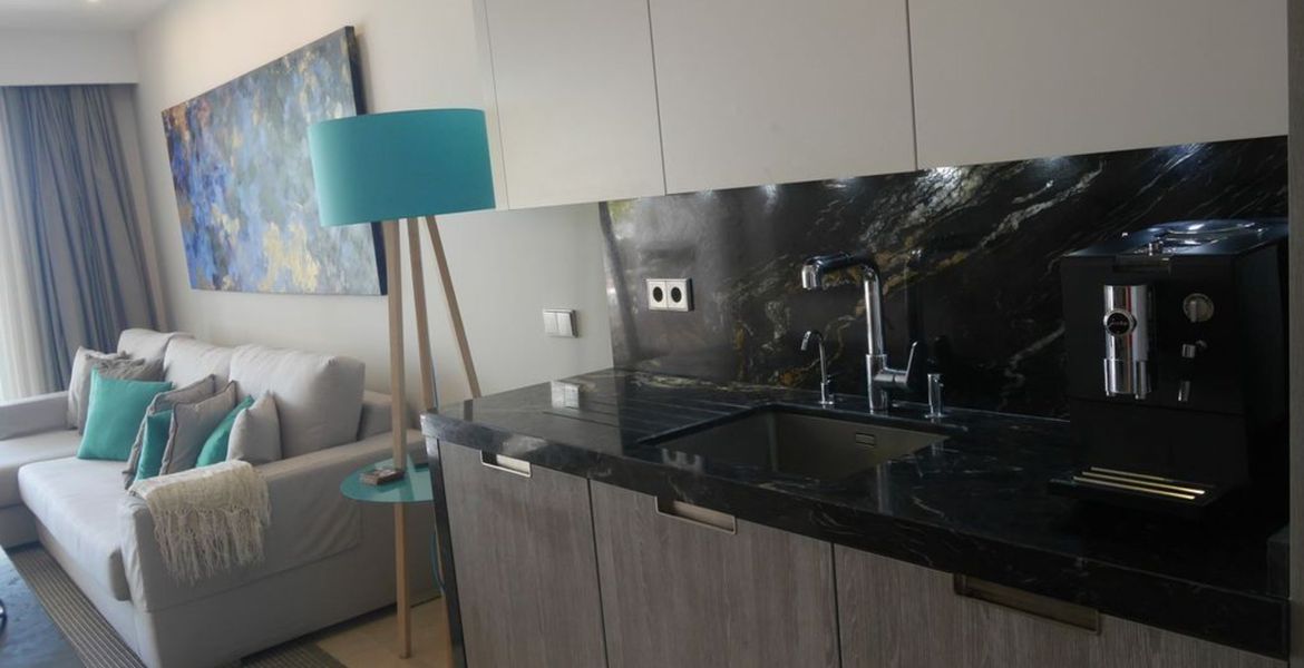 Apartamento en alquiler en Marina Puente Romano Jardín Japon