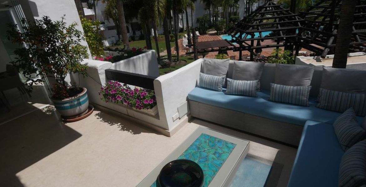 Apartamento en alquiler en Marina Puente Romano Jardín Japon