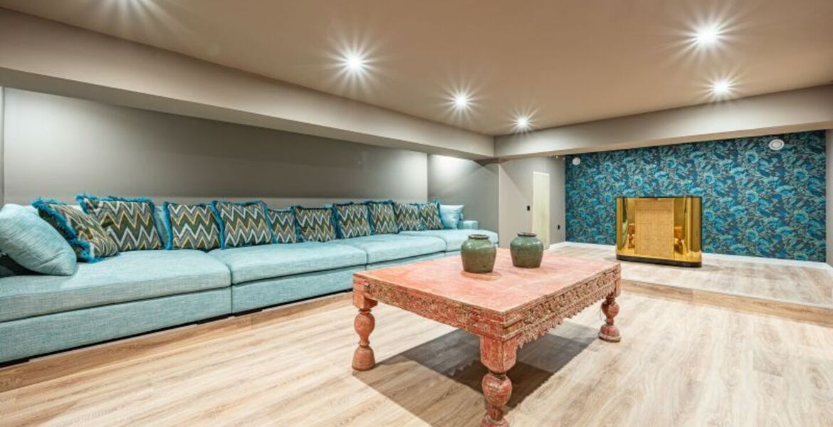 VILLA EN MARBELLA CLUB - MILLA DE ORO, MARBELLA. 