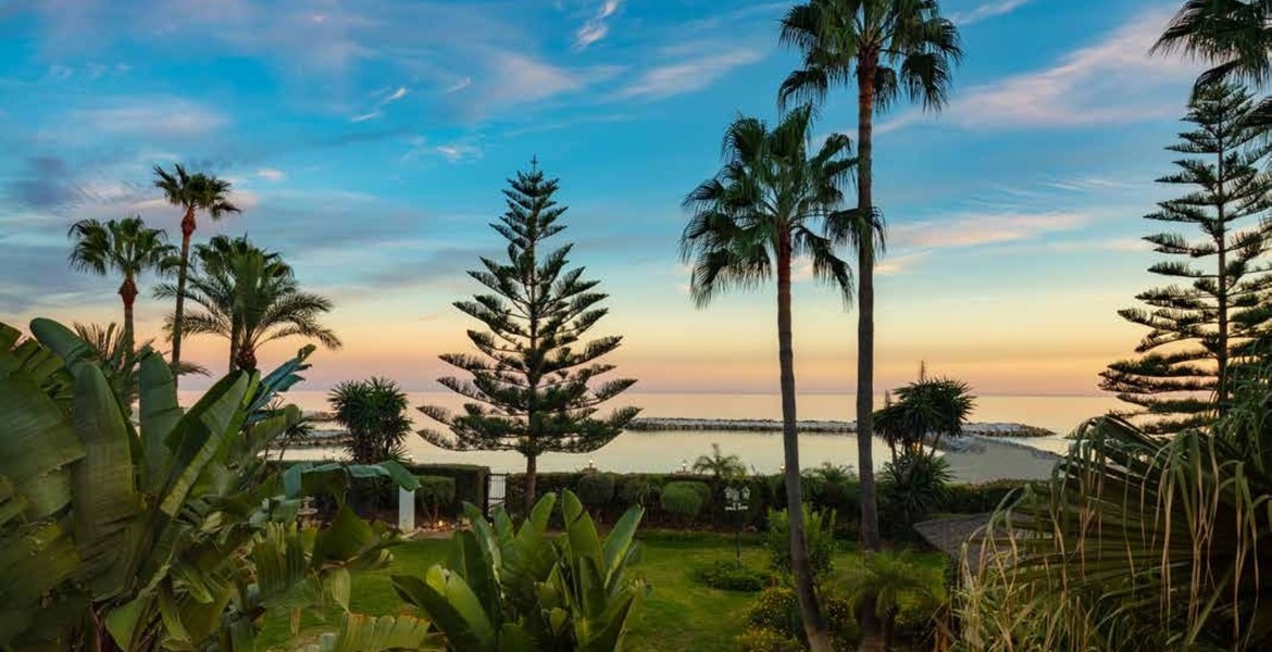 Duplex apartamento en Alquiler primera linea playa Marbella