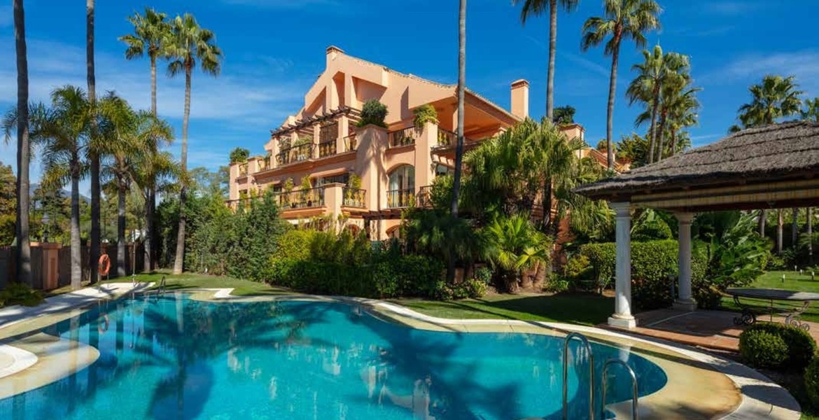 Duplex apartamento en Alquiler primera linea playa Marbella