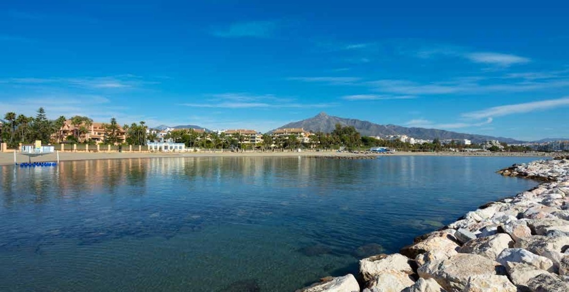 Duplex apartamento en Alquiler primera linea playa Marbella