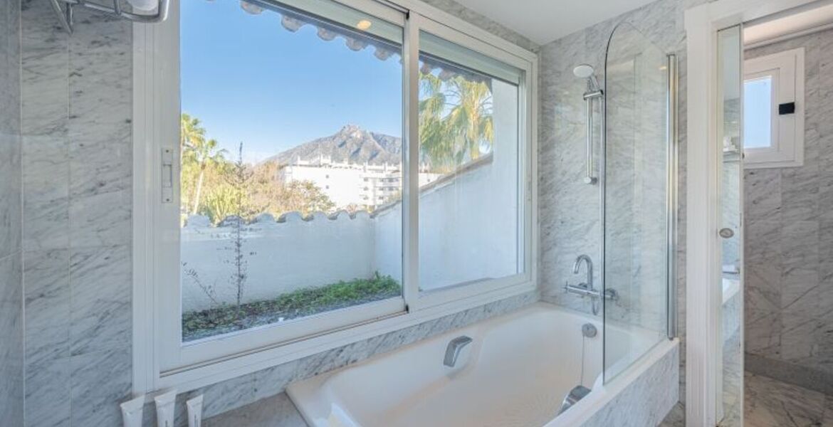 Atico duplex en alquiler en Marina Puente Romano Hotel