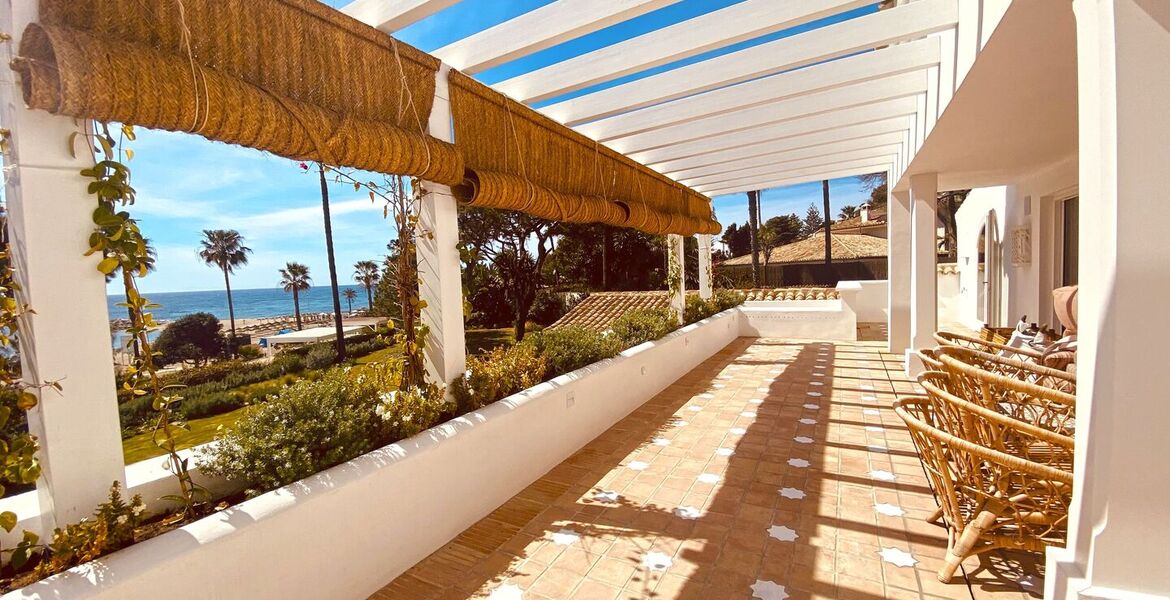 Villa de lujo en alquiler en primera línea de playa marbella