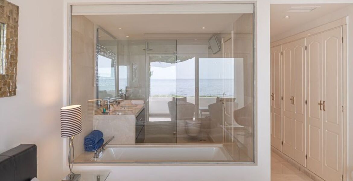 Excepcional apartamento en primera línea de playa 