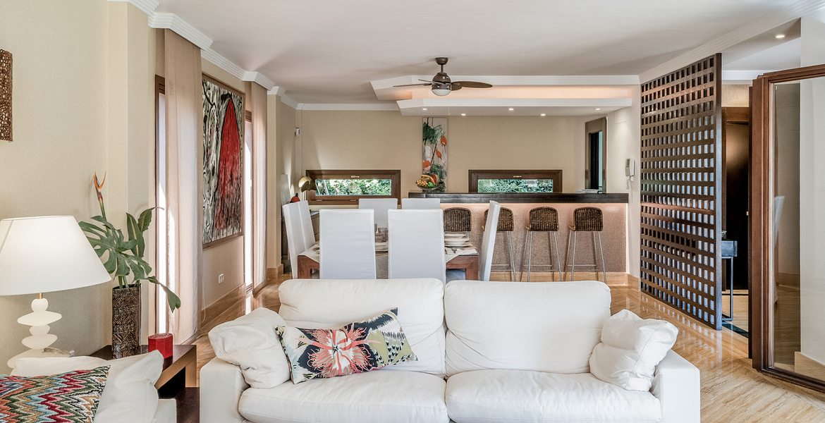 VILLA DE LUJO LADO MAR ENTRE PUENTE ROMANO Y MARBELLA CLUB
