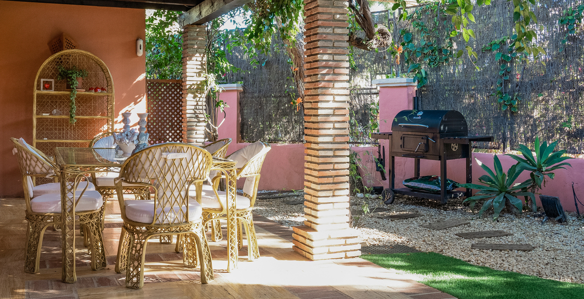 VILLA DE LUJO LADO MAR ENTRE PUENTE ROMANO Y MARBELLA CLUB