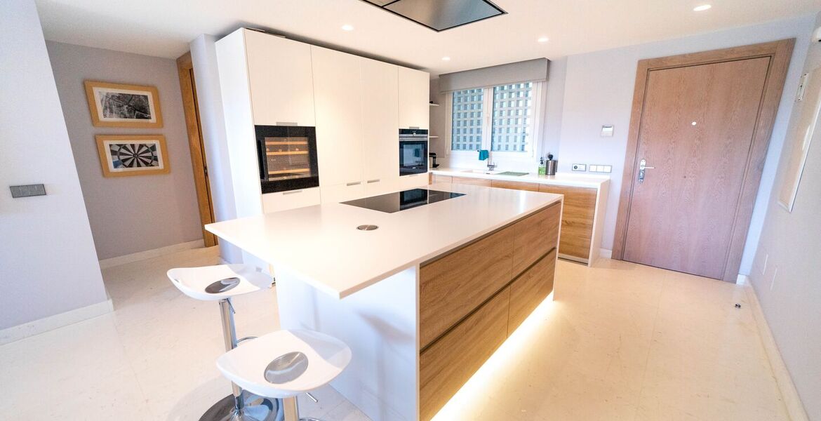 Apartamento de lujo en venta en Marina Puente Romano