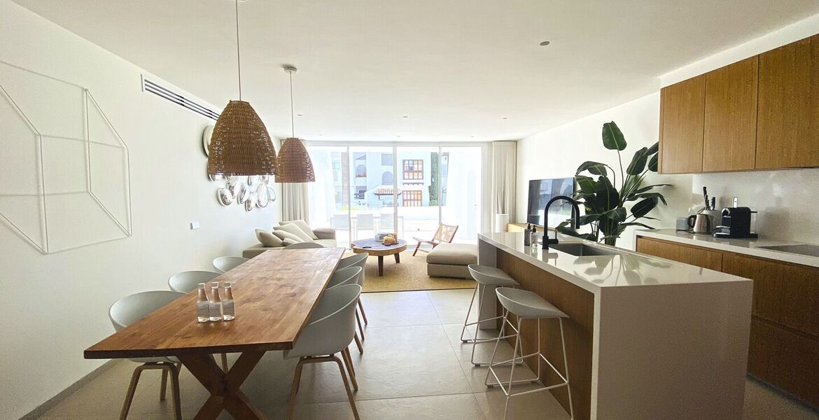 Apartamento de lujo de 3 dormitorios en Marina Puente Romano