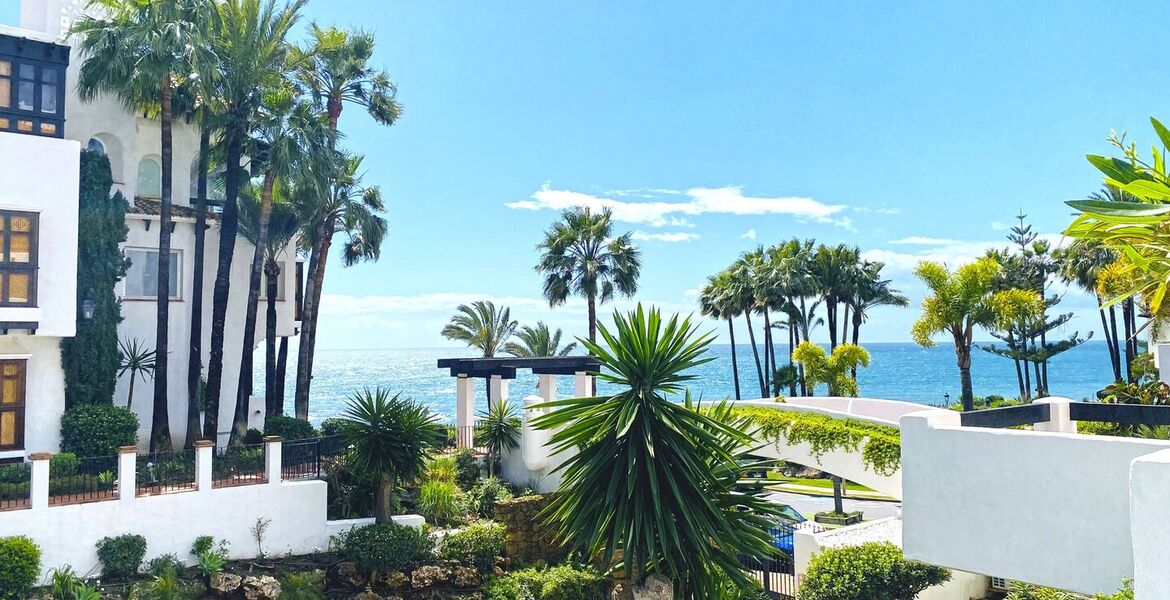 Apartamento de lujo de 3 dormitorios en Marina Puente Romano