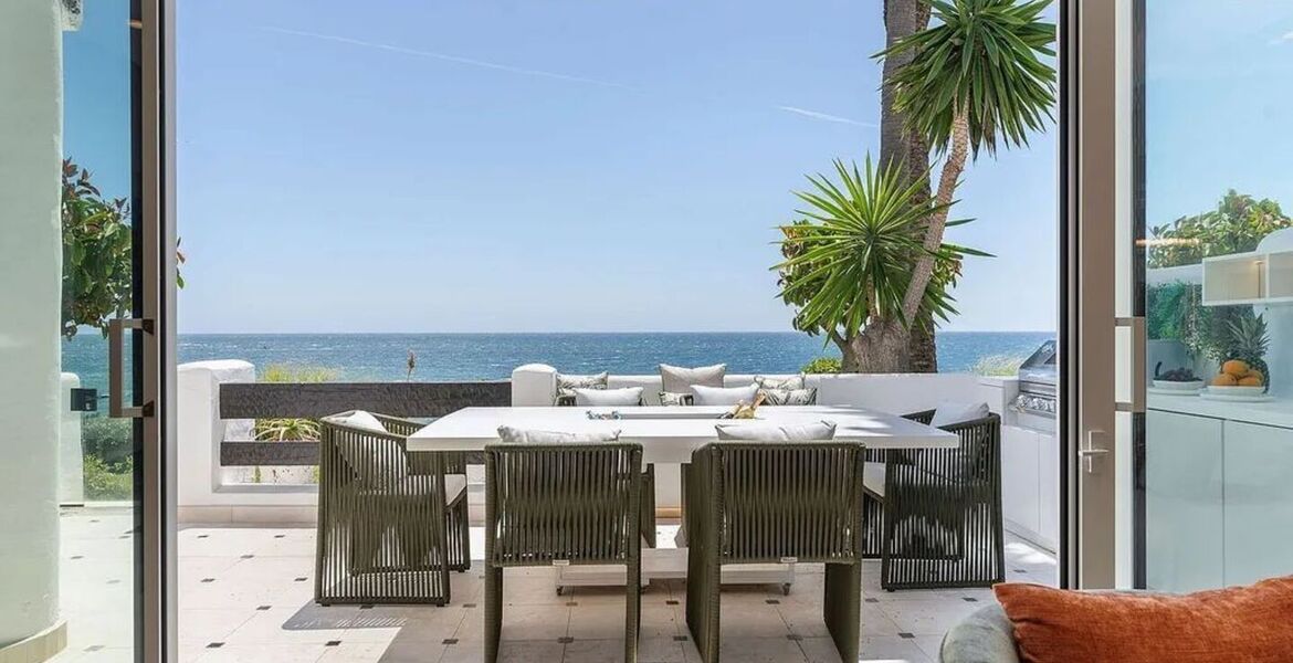 Apartamento en primera línea de playa en Puente Romano