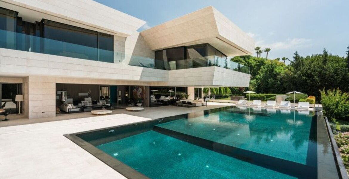 Villa en alquiler en Milla de Oro Marbella