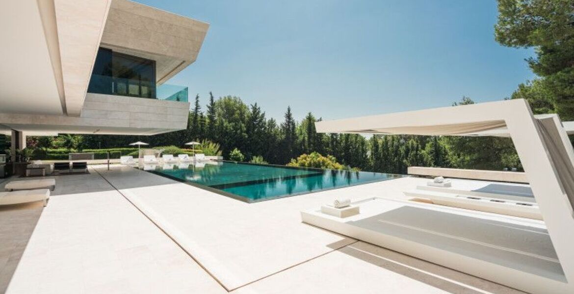 Villa en alquiler en Milla de Oro Marbella