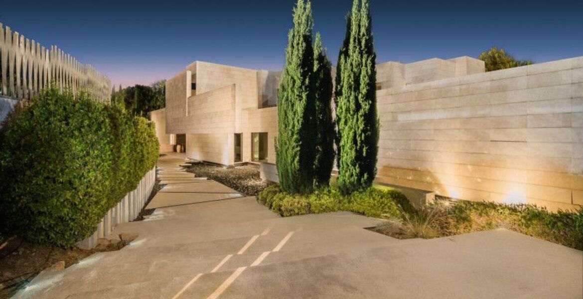 Villa en alquiler en Milla de Oro Marbella
