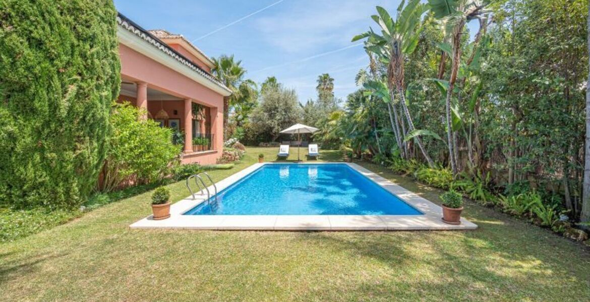Villa en alquiler en Milla de Oro Marbella
