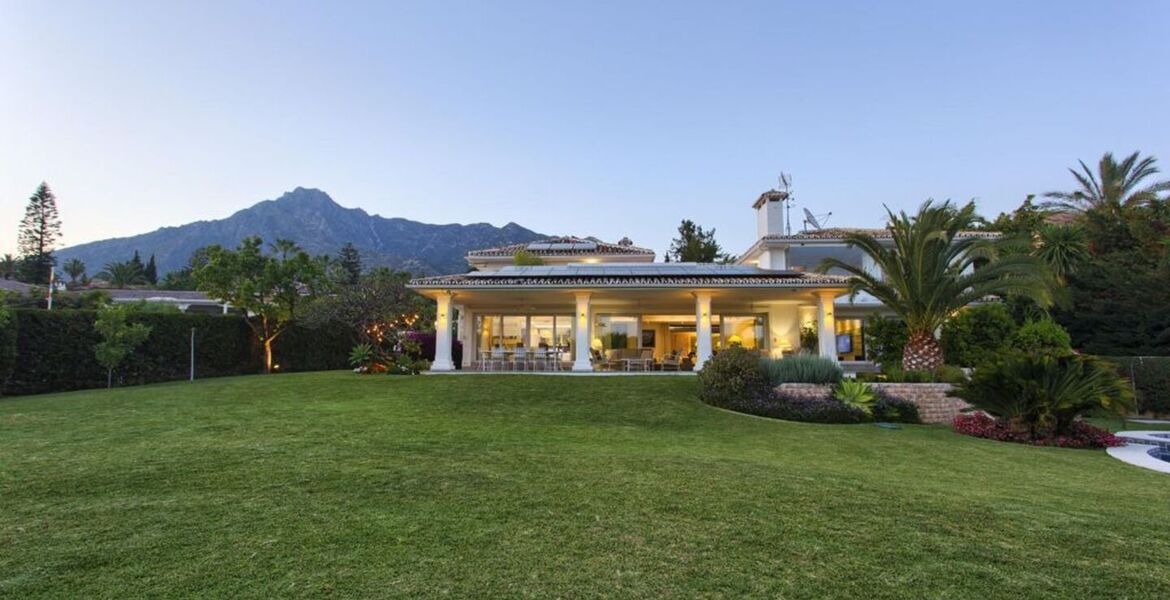 Villa en alquiler en Nagüeles, Marbella Milla de Oro 