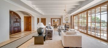 Villa en alquiler en Milla de Oro Marbella La Carolina
