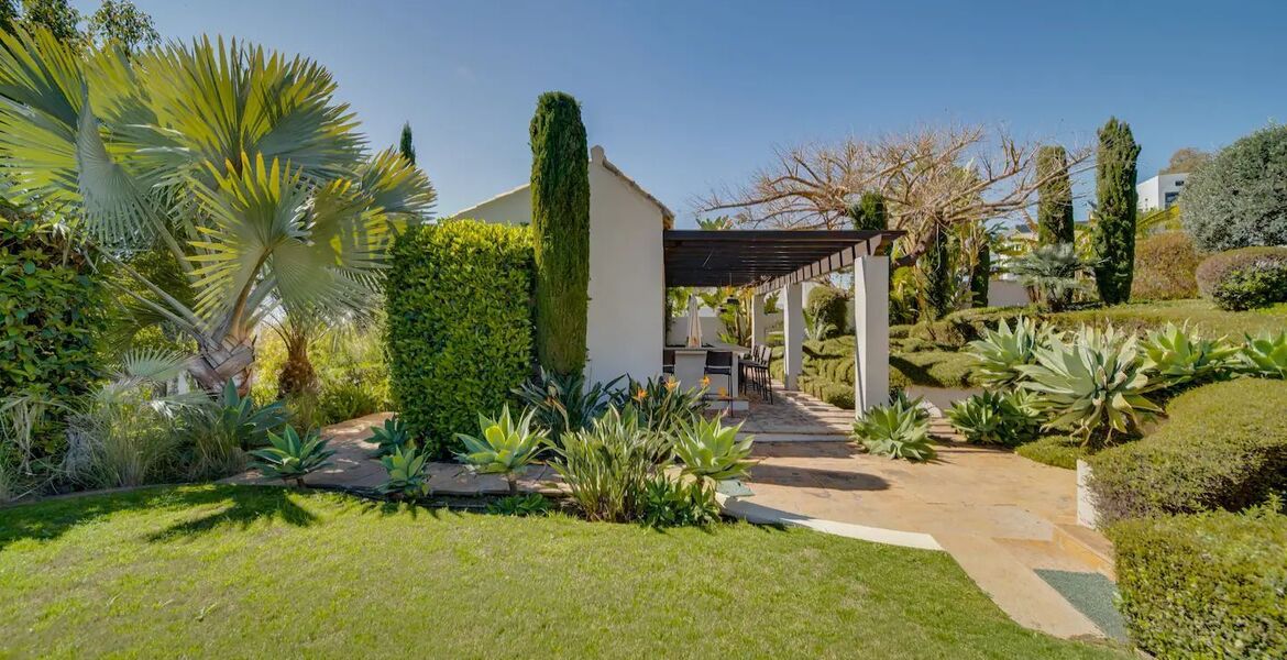 Villa en alquiler en Milla de Oro Marbella La Carolina