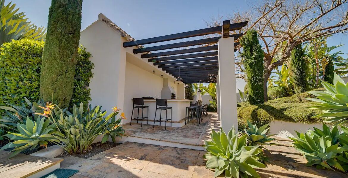 Villa en alquiler en Milla de Oro Marbella La Carolina