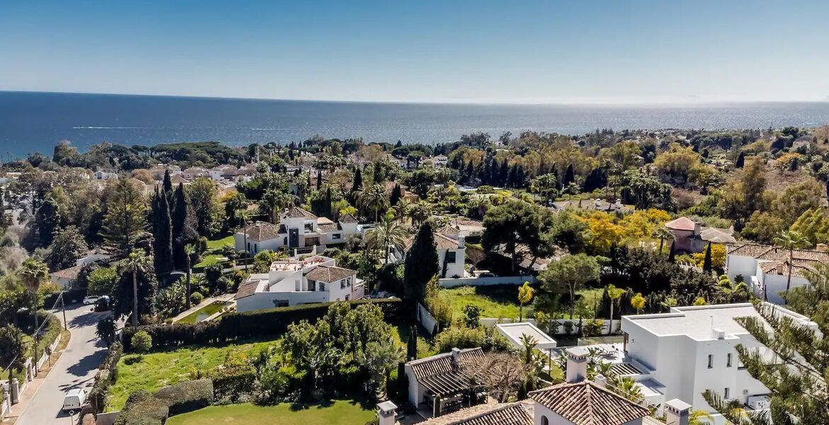Villa en alquiler en Milla de Oro Marbella La Carolina