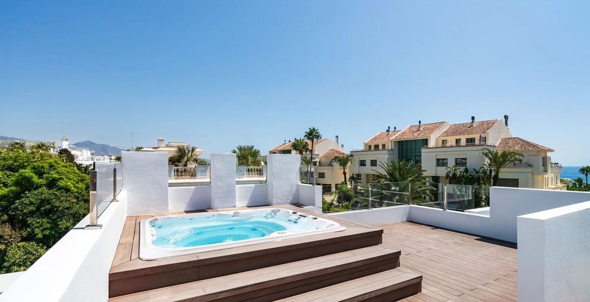 Villa de lujo en la Milla de Oro de Marbella con piscina