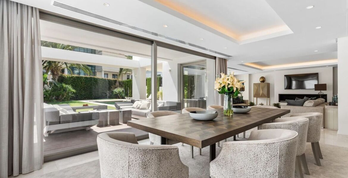 Villa de lujo en la Milla de Oro de Marbella con piscina