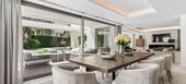 Villa de lujo en la Milla de Oro de Marbella con piscina
