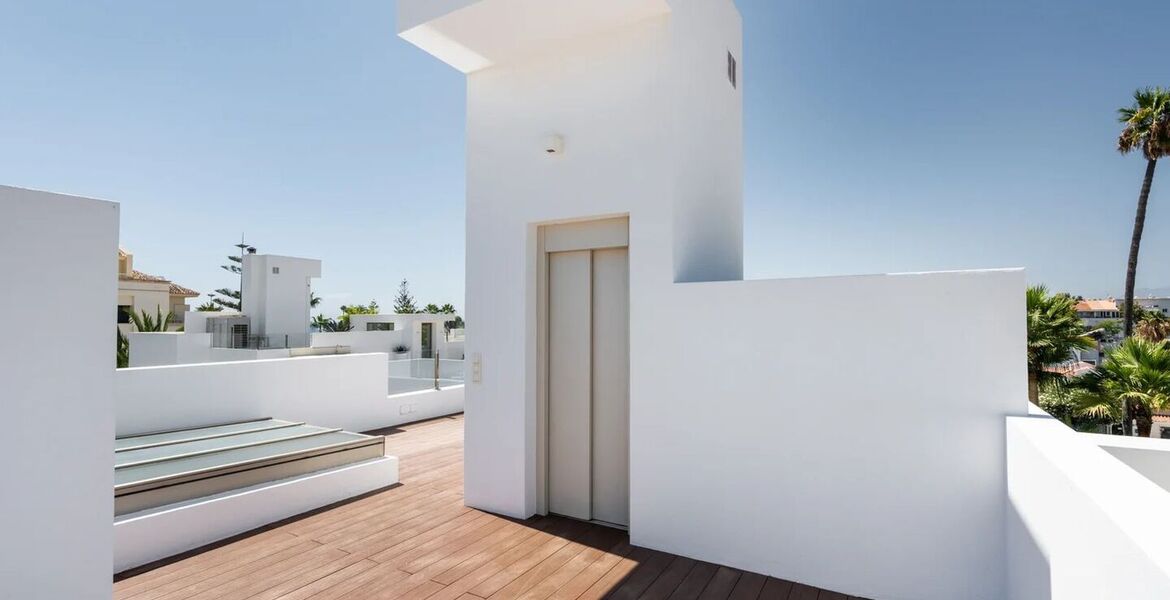 Villa de lujo en la Milla de Oro de Marbella con piscina