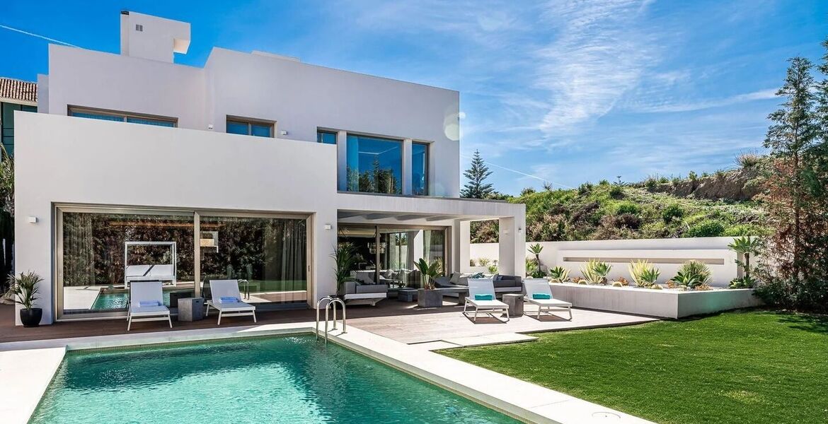 Villa de lujo en la Milla de Oro de Marbella con piscina