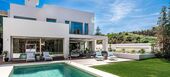 Villa de lujo en la Milla de Oro de Marbella con piscina