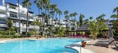 Lujoso apartamento en planta baja en Puente Romano Marbella