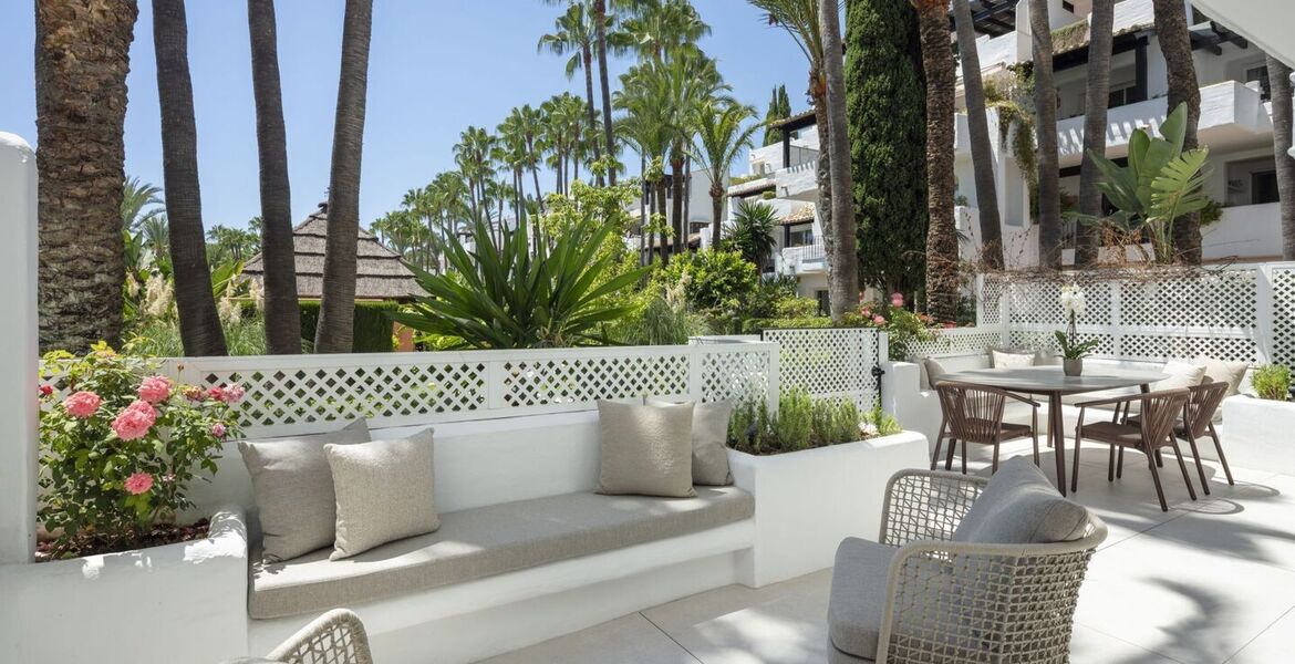 Lujoso apartamento en planta baja en Puente Romano Marbella