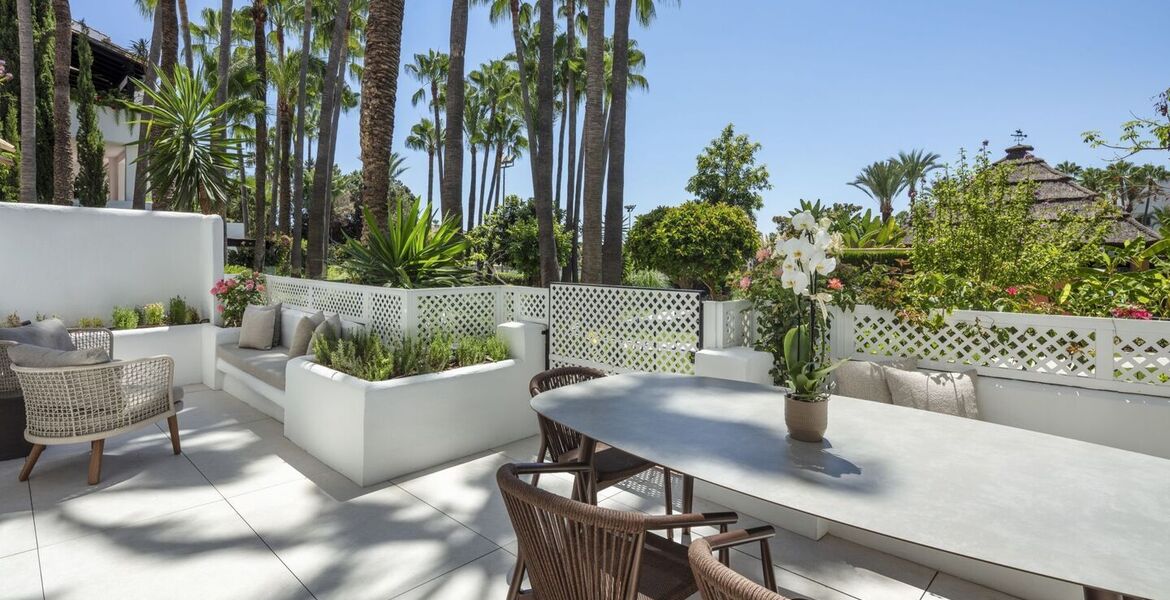 Lujoso apartamento en planta baja en Puente Romano Marbella