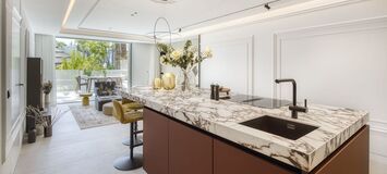 Lujoso apartamento en planta baja en Puente Romano Marbella