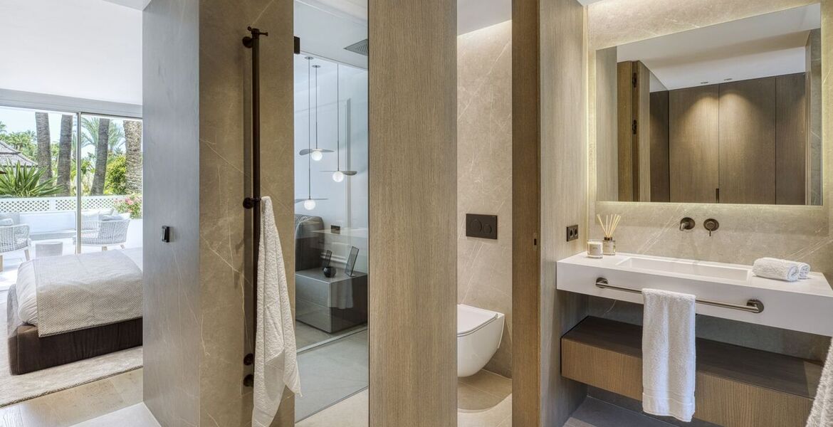 Lujoso apartamento en planta baja en Puente Romano Marbella