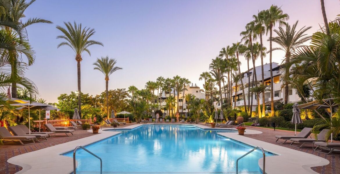 Lujoso apartamento en planta baja en Puente Romano Marbella