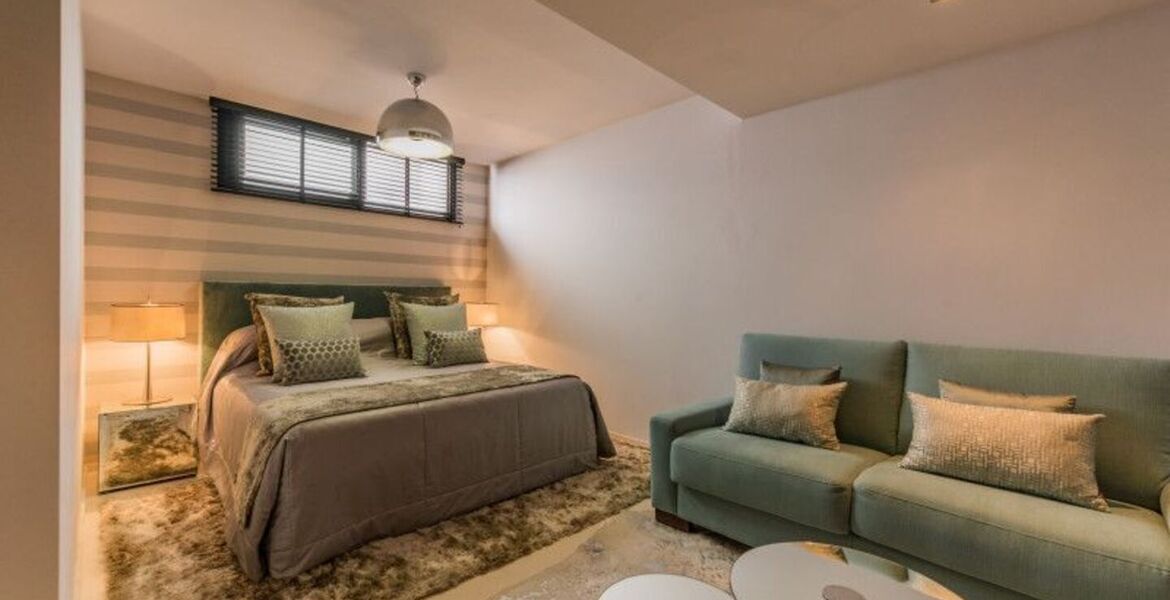 Villa contemporánea cerca de Puerto Banús con vistas al mar