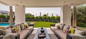 Villa contemporánea cerca de Puerto Banús con vistas al mar