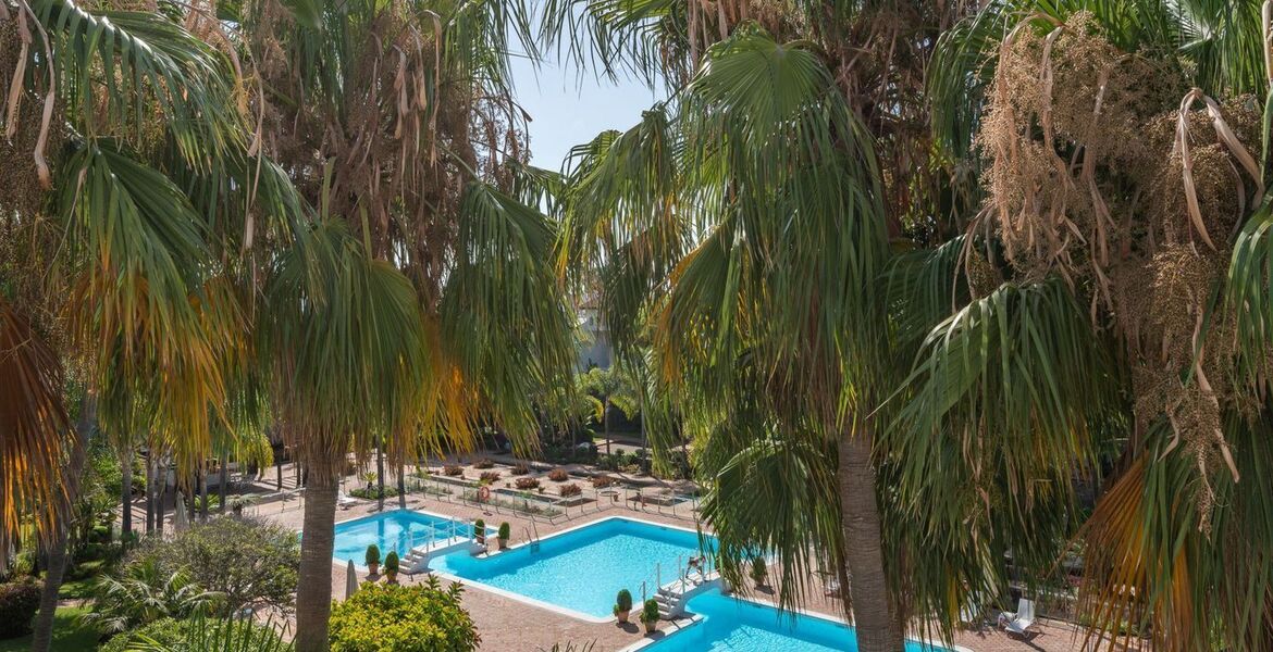 Ático dúplex en Marina Puente Romano con jacuzzi