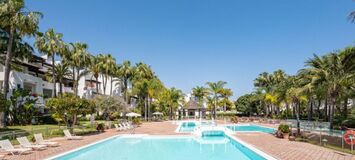 Ático dúplex en Marina Puente Romano con jacuzzi
